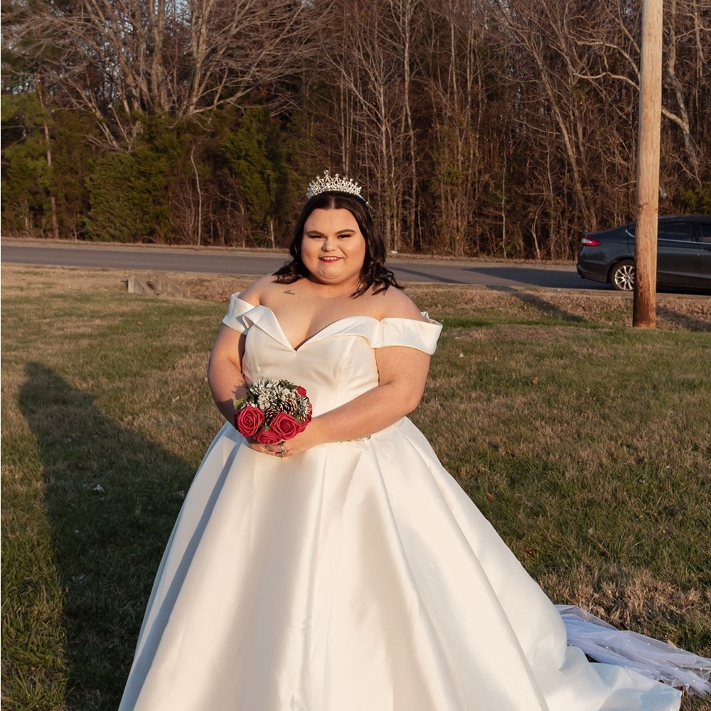 Plus size wedding dress